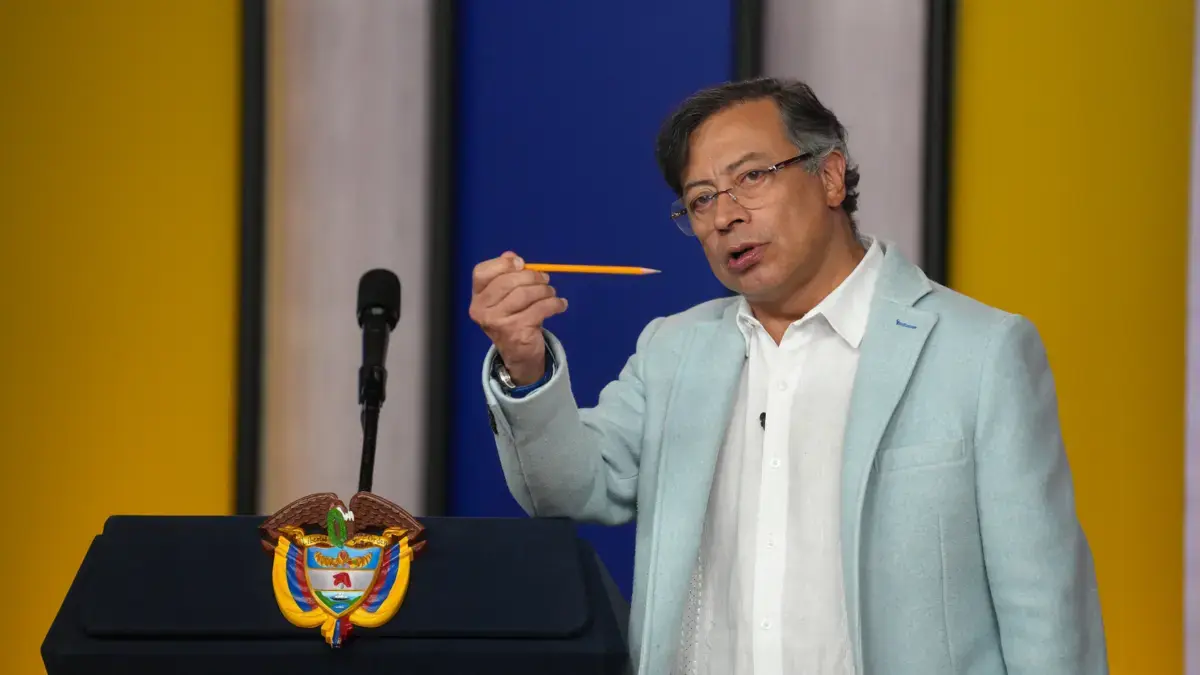 El presidente Gustavo Petro habla en su colección de gestión en el sector educativo en su gobierno de tres años

 – En la mira