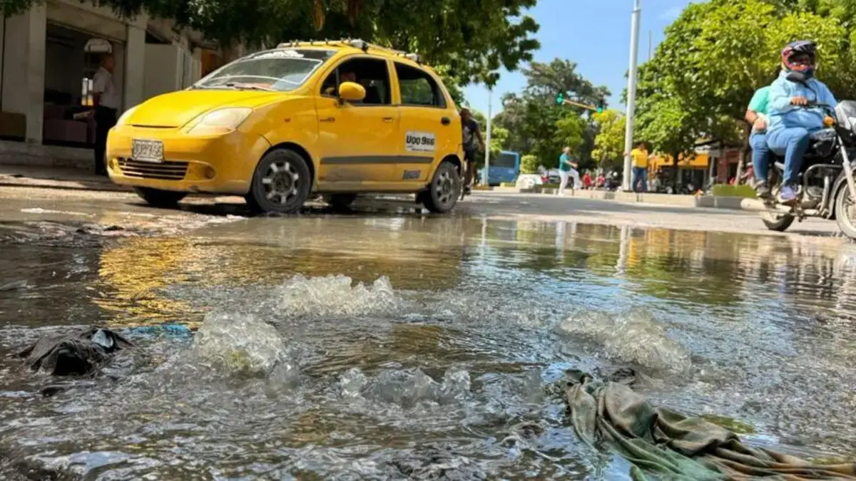 Santa Marta explota en protestas contra la crisis del sistema de agua y aguas residuales; Culpan a Esssmars

 – En la mira
