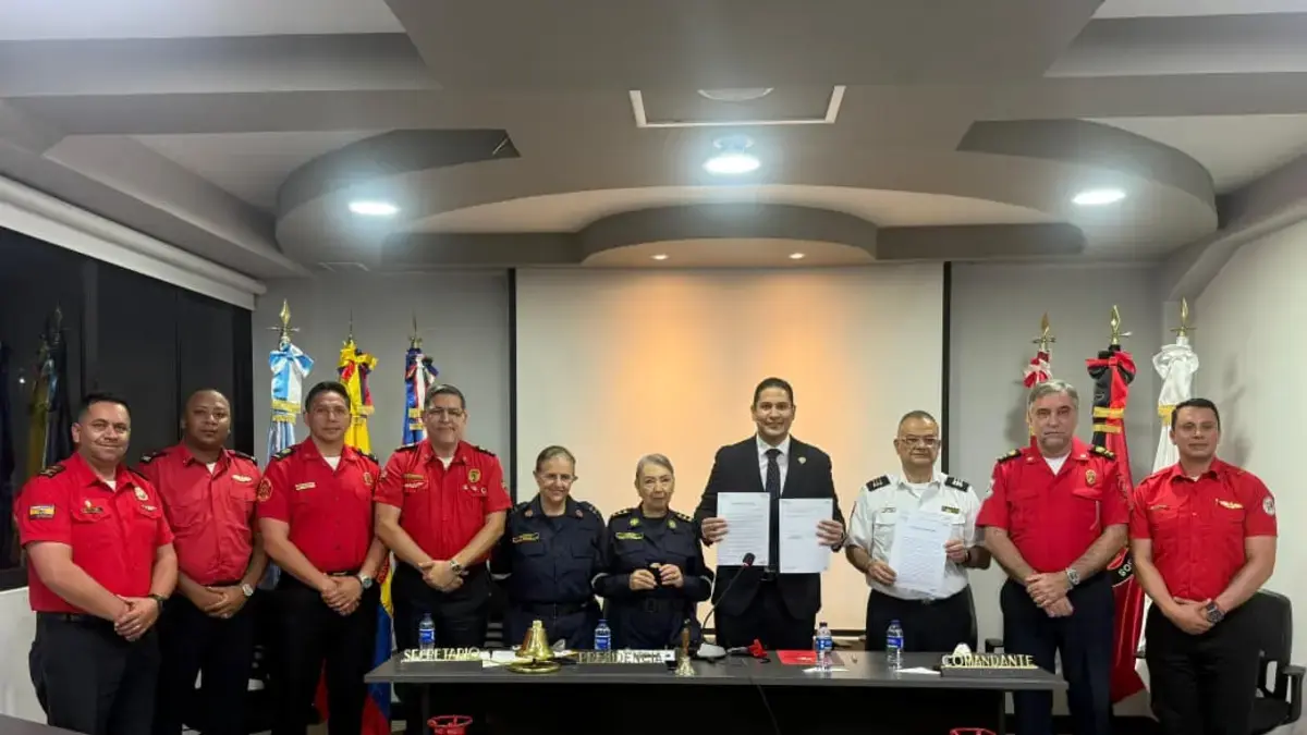 ¿Cuál es la Convención de la Brigada de Bomberos de Cali con las autoridades y miembros de las agencias auxiliares de Ecuador?

 – En la mira
