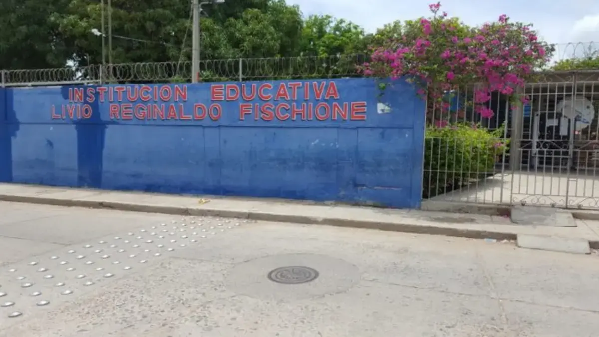 La Guajira, un accidente con un refresco cáustico en la escuela de Riohacha, deja a 16 estudiantes afectados: son menores de 10 a 13 años

 – En la mira