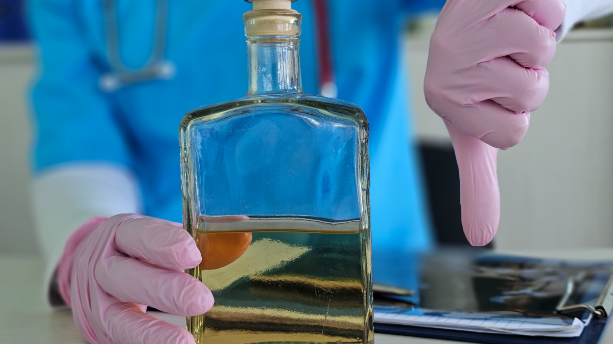 Las botellas de alcohol con las que nueve residentes de la calle fueron envenenados en Barranquilla se vendieron hasta $ 2,000; La policía reveló más detalles sobre el caso

 – En la mira