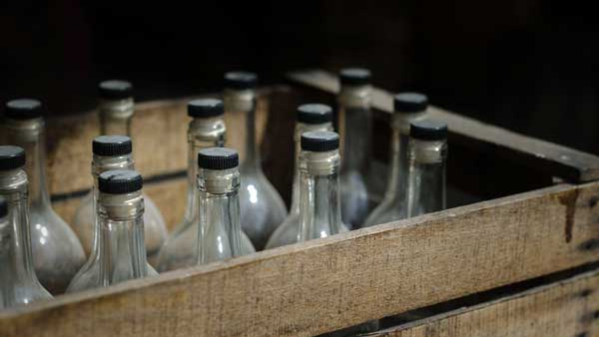 El “alcohol de madera”, un solvente industrial con el que la bebida mató a nueve personas en Barranquilla, surgió: personas afectadas por el crecimiento

 – En la mira
