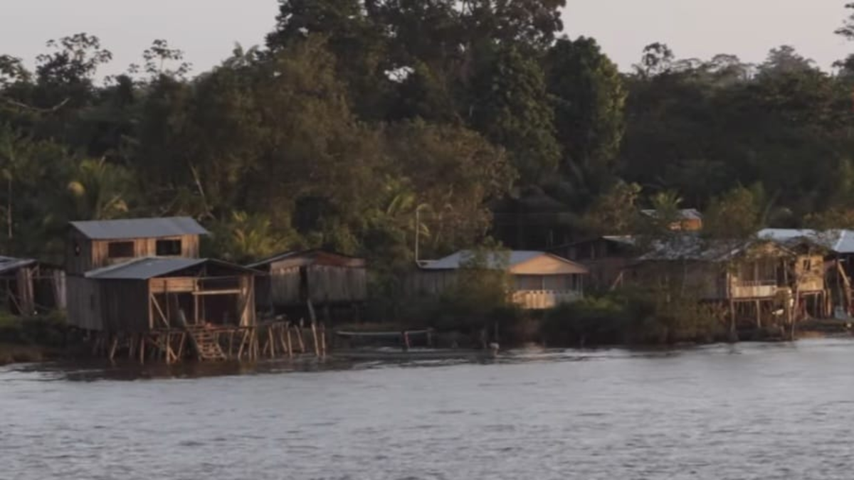 Abrazo y desplazamiento del almacenamiento en un charco

 – En la mira