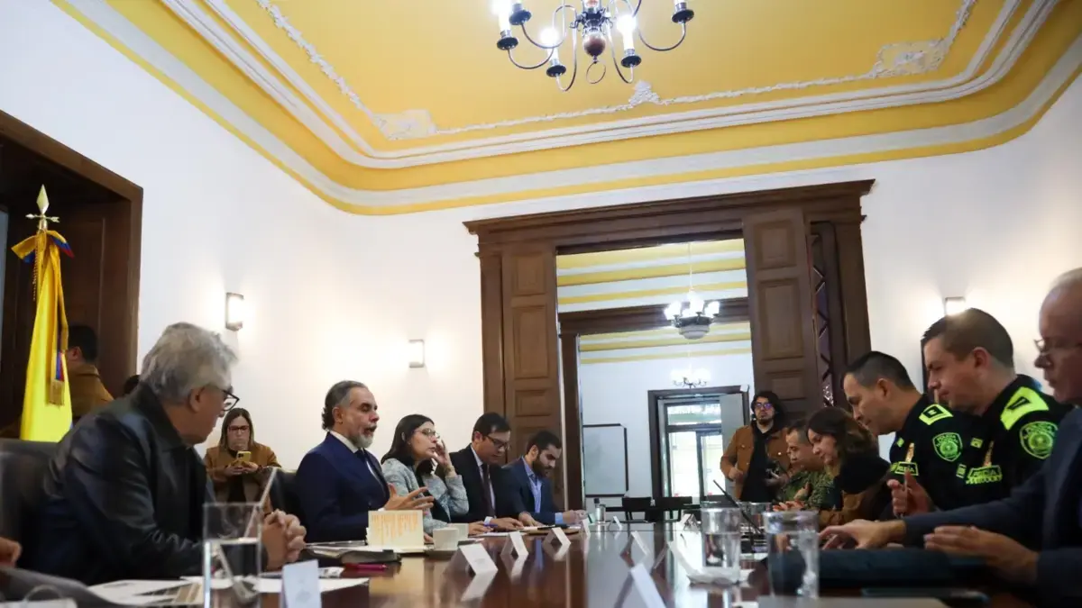 Armando Benedetti y Augusto Rodríguez dicen que no hay suficientes vehículos protectores para cubrir la competencia electoral para 2026

 – En la mira