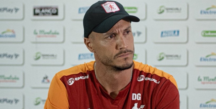 David González arrojó un dardo a Santa Fe: ¿Dudaba la décima?

 – En la mira