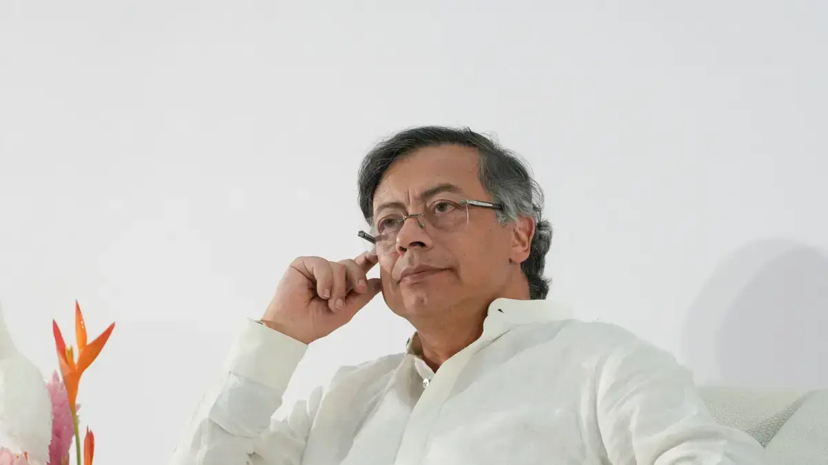 El presidente Gustavo Petro viaja esta semana a Japón y deja a Armando Benedetti como representante de un ministro

 – En la mira
