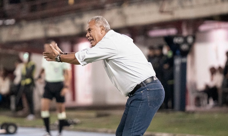 Hernán Torres insatisfecho con millonarios

 – En la mira