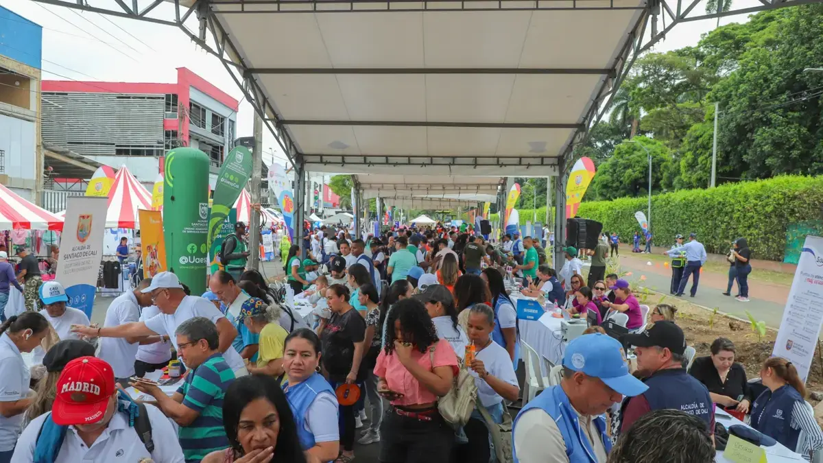 Los empresarios afectados por un ataque de explosivos en las cercanías de la base de Los Ángeles comenzaron a reactivarse con solidaridad

 – En la mira