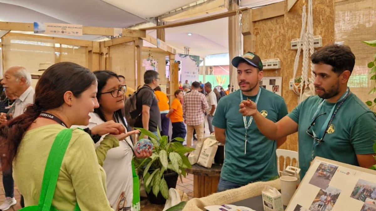 Plasoleta de San Francisco, en el centro de Cali, se convertirá nuevamente en el corazón verde de Colombia durante la semana de diversidad biológica

 – En la mira