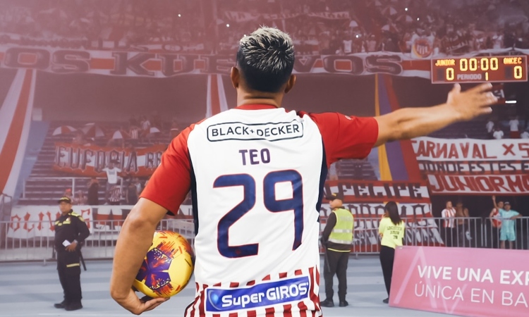 Junior tomó una decisión radical sobre el futuro de Teófilo Gutiérrez

 – En la mira