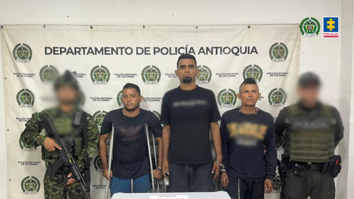 Una red cae, que se detuvo y obligó a los jóvenes a conectarse con el clan del Golfo Pérsico ”

 – En la mira