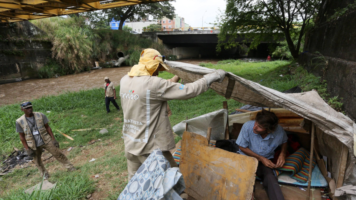 ¿Cuál es la realidad de los habitantes de la calle en Cali? Se habla de 4.000 a 8.000 en la ciudad; Concejales piden censo para desarrollar programas
 – En la mira