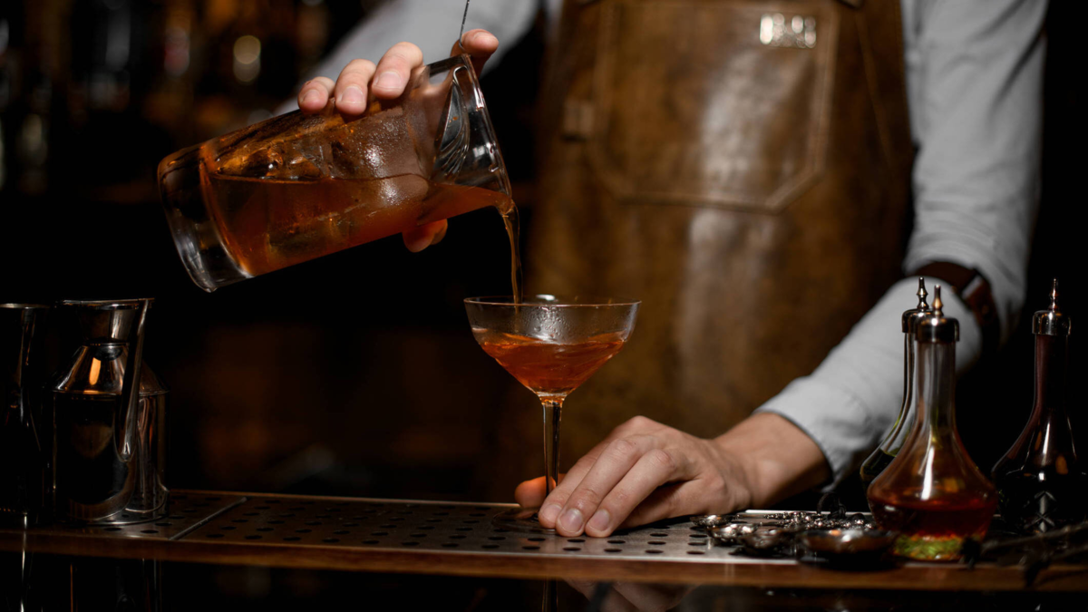 Vallecaucanos podrán recibir capacitación gratuita en coctelería y atención al cliente con el apoyo del gobierno del Valle: así puedes participar

 – En la mira