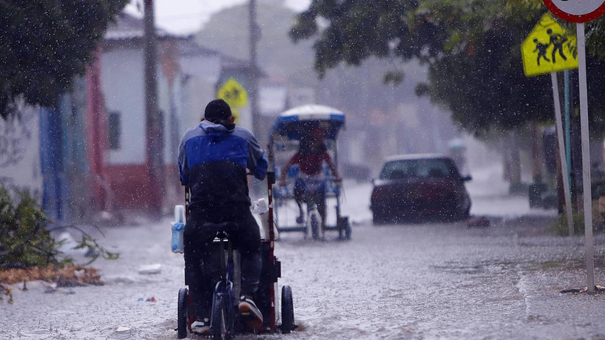 Ideam mantiene vigilancia por la onda tropical AL98, con potencial ciclónico, que puede afectar el Caribe colombiano en los próximos días

 – En la mira
