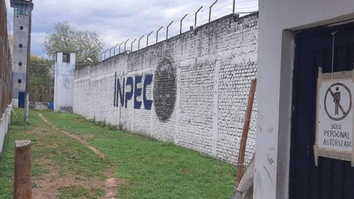 INPEC anunció que tomará medidas extraordinarias para proteger a sus funcionarios tras los recientes hechos de violencia en centros penitenciarios

 – En la mira