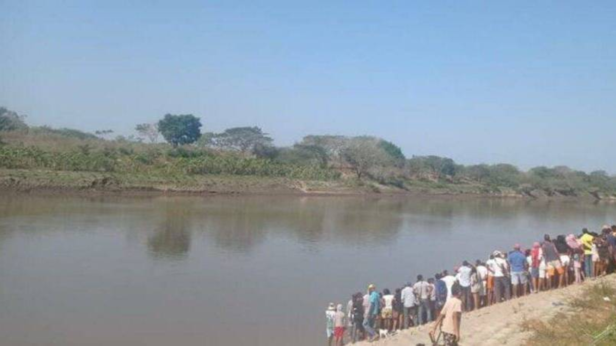 Exigen restitución de derechos a 200 familias
 – En la mira