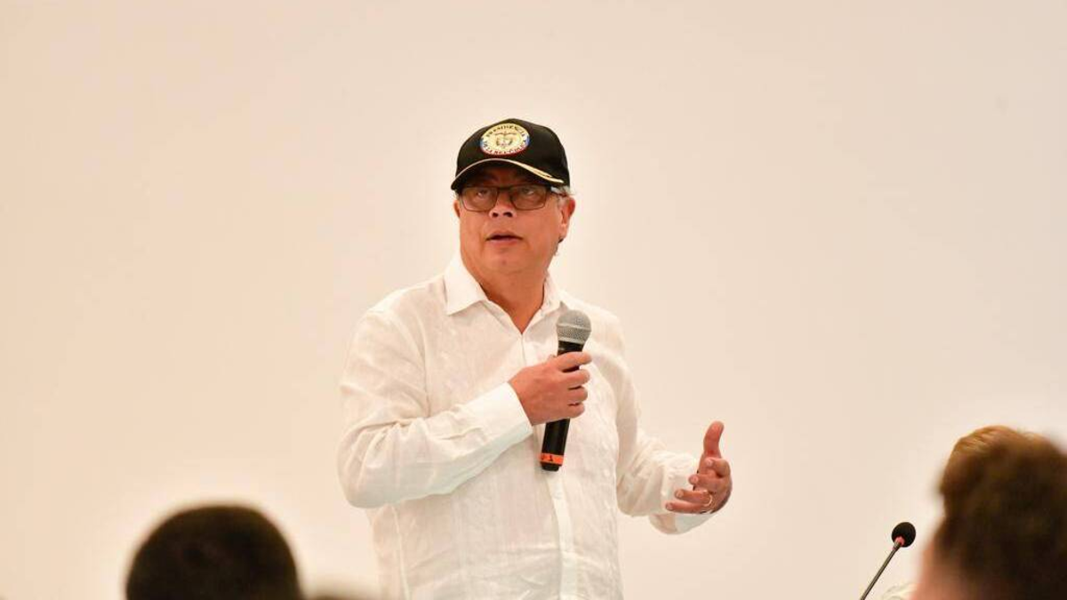 Presidente Petro dice que Colombia recibió a un hombre que estaba en un narcosubmarino que fue bombardeado por EE.UU.

 – En la mira