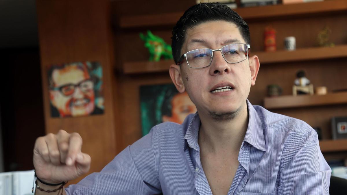 Ordenaron al Ministro de Educación que detuviera la decisión después de una disputa con el gobierno de Antioquia.

 – En la mira