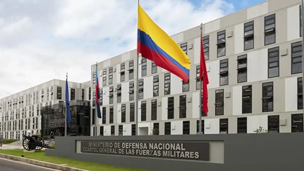 El Ministerio de Defensa retiró del proceso de contratación como consultor al teniente coronel francés Orlando Reyes Rodríguez

 – En la mira