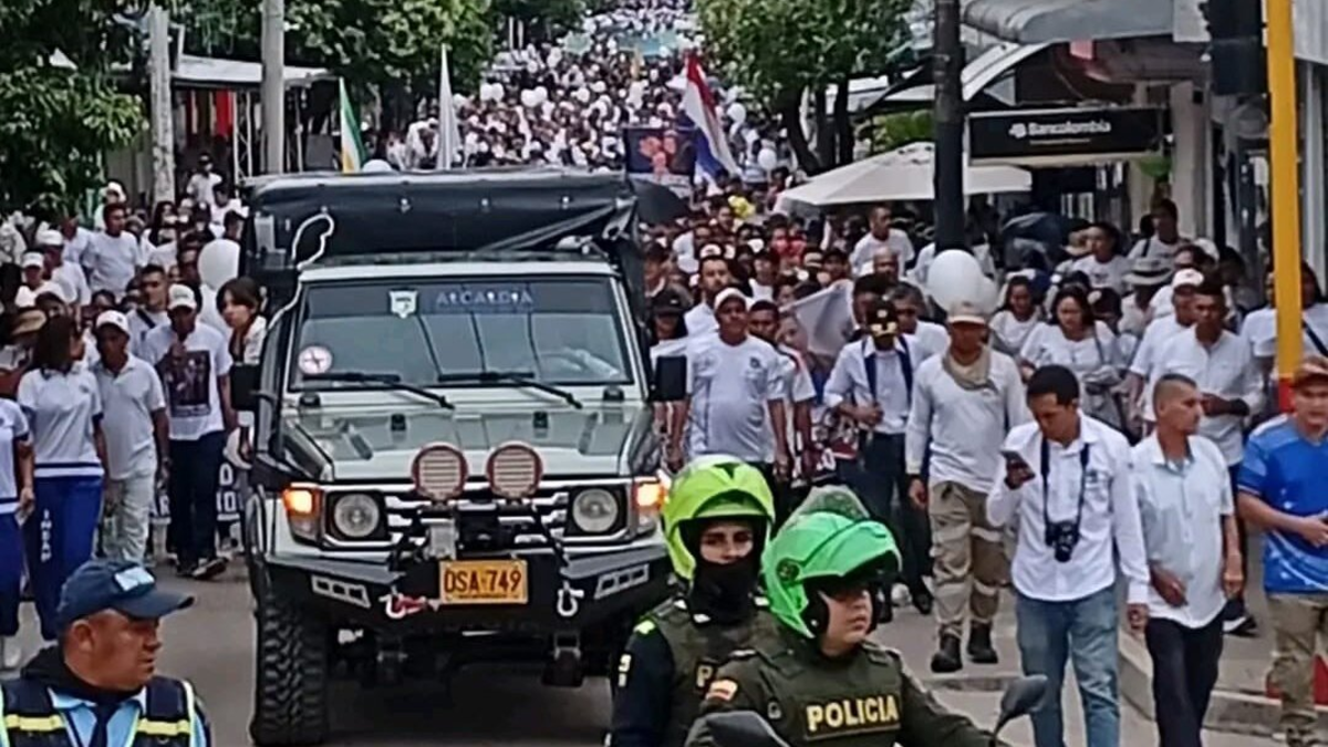 Grupos armados ilegales protagonizan violencia en la Serranía de San Lucas

 – En la mira