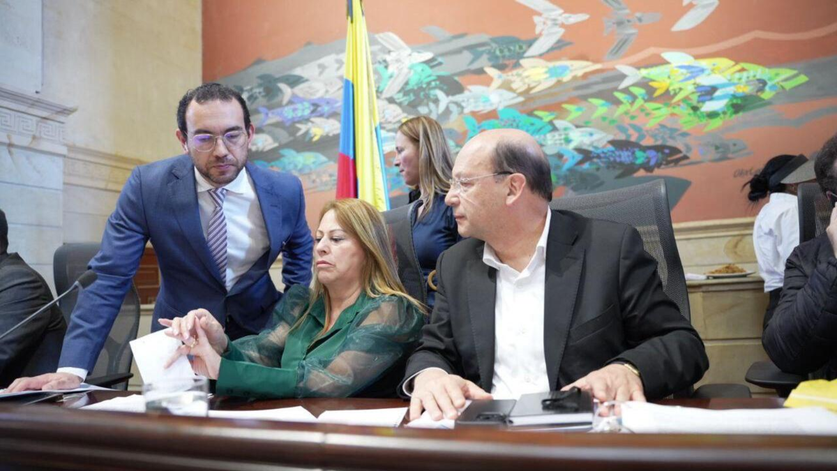 ¿Qué pasará ahora con la reforma tributaria?

 – En la mira