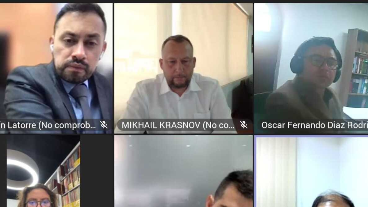 El alcalde de Tunya, Mikhail Krasnov, admite que buscó en Google argumentos que pudieran desafiar a los jueces que pronto lo destituirán de su cargo.
 – En la mira