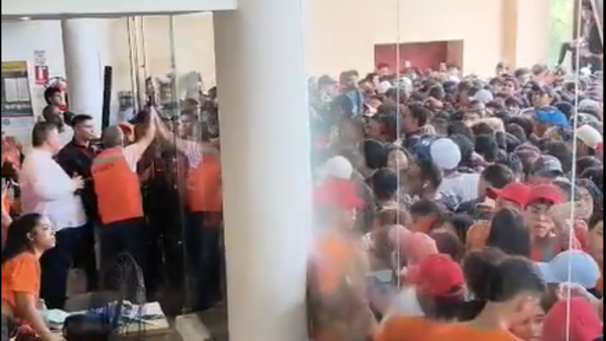 EksPresses, lesionados, quejas con respecto a la corrupción y el riesgo de suspensión en consulta para la selección del Rector

 – En la mira
