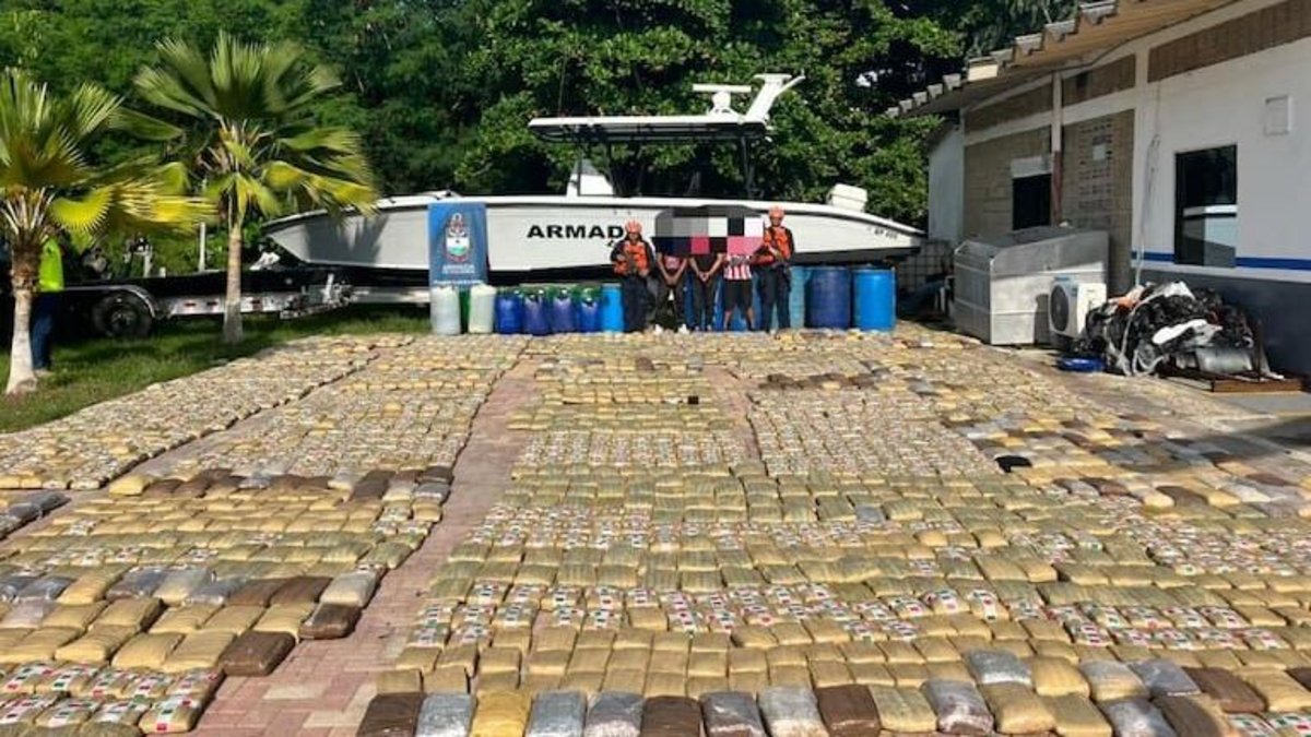 La marina agarra una tonelada de marihuana hacia América Central

 – En la mira