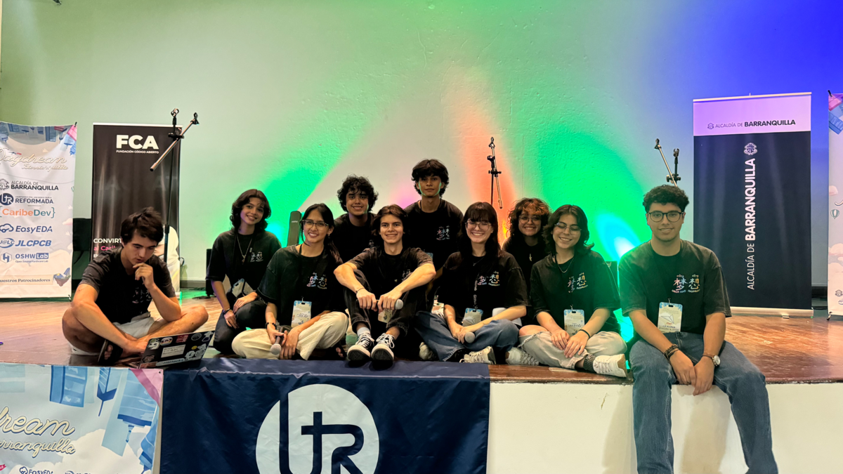 Tres estudiantes de Barranquilla ganan el primer lugar en maratón tecnológico internacional para la creación de videojuegos y prototipos digitales

 – En la mira