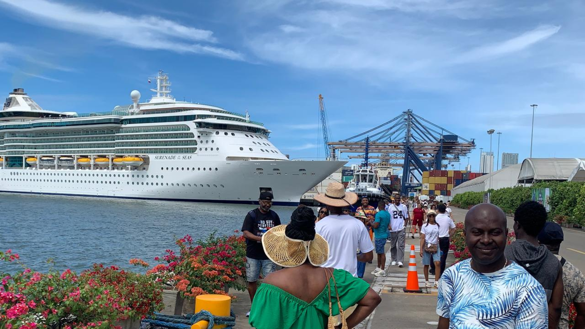 La línea de cruceros de lujo Royal Caribbean operará 75 envíos sin escalas en el Puerto de Cartagena para 2027.

 – En la mira