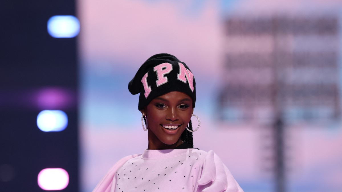 Así fue la pasarela de Valentina Castro, la primera colombiana en modelar para un desfile de Victoria’s Secret

 – En la mira