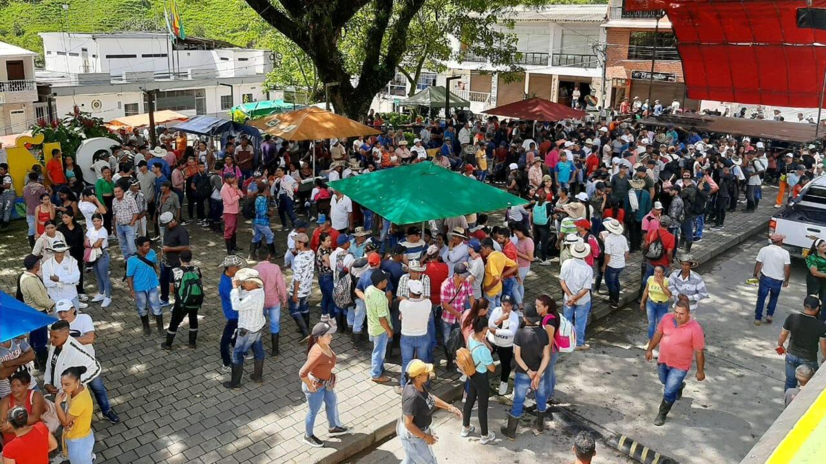 600 agricultores briceños en Antioquia fueron desplazados de sus pueblos por órdenes de grupos ilegales

 – En la mira