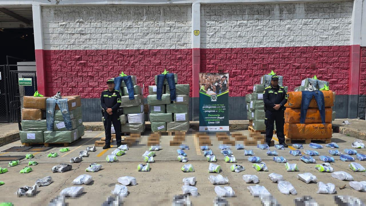 autoridades logran incautar mercancías extranjeras por valor de más de 9 mil millones de pesos

 – En la mira