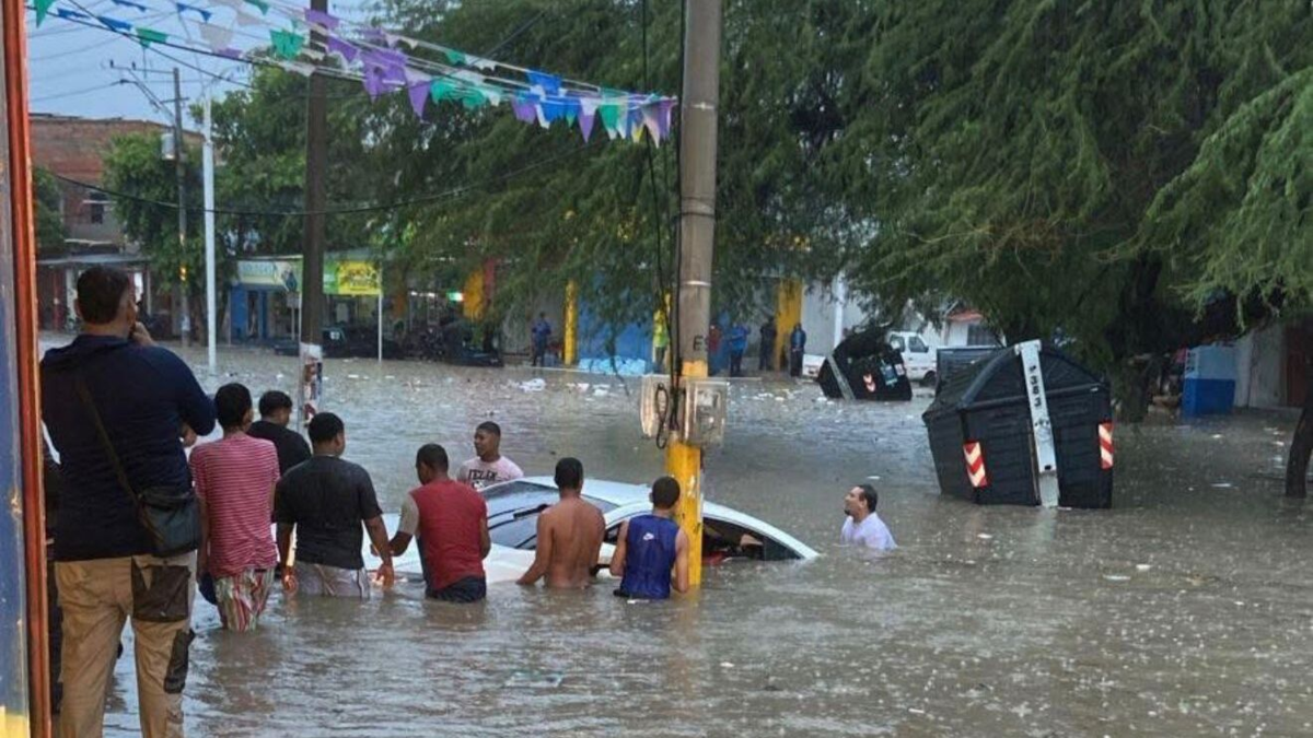 Dos personas mueren en medio de un aguacero que se prolongó más de tres horas y se emitió alerta naranja en la ciudad

 – En la mira