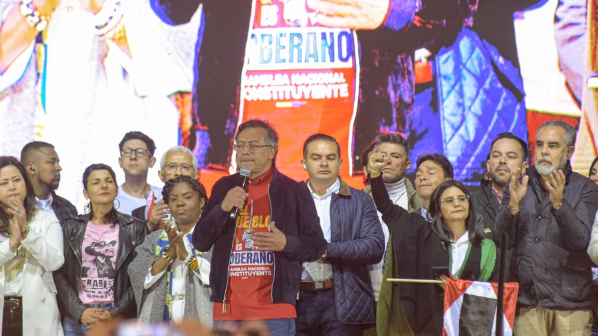 El Presidente Petro habló en la Plaza de Bolívar sobre las relaciones con Estados Unidos; se refirió a su inclusión en la “Lista Clinton”
 – En la mira
