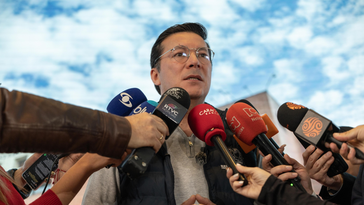 “las instrucciones son para que te consulten”
 – En la mira