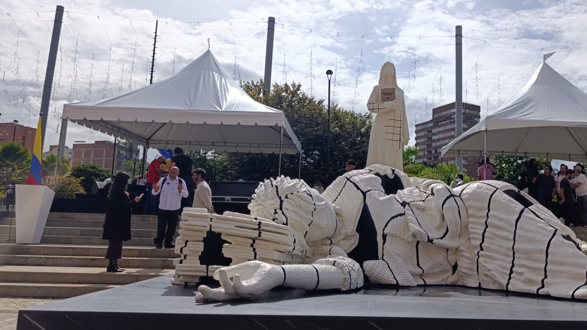 Medellín rindió homenaje a 40 años de la toma del Palacio de Justicia
 – En la mira
