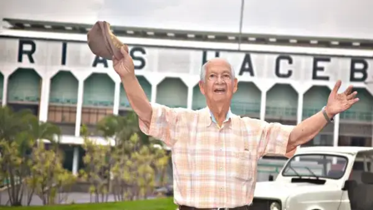 “Fui empleado y estoy orgulloso”
 – En la mira