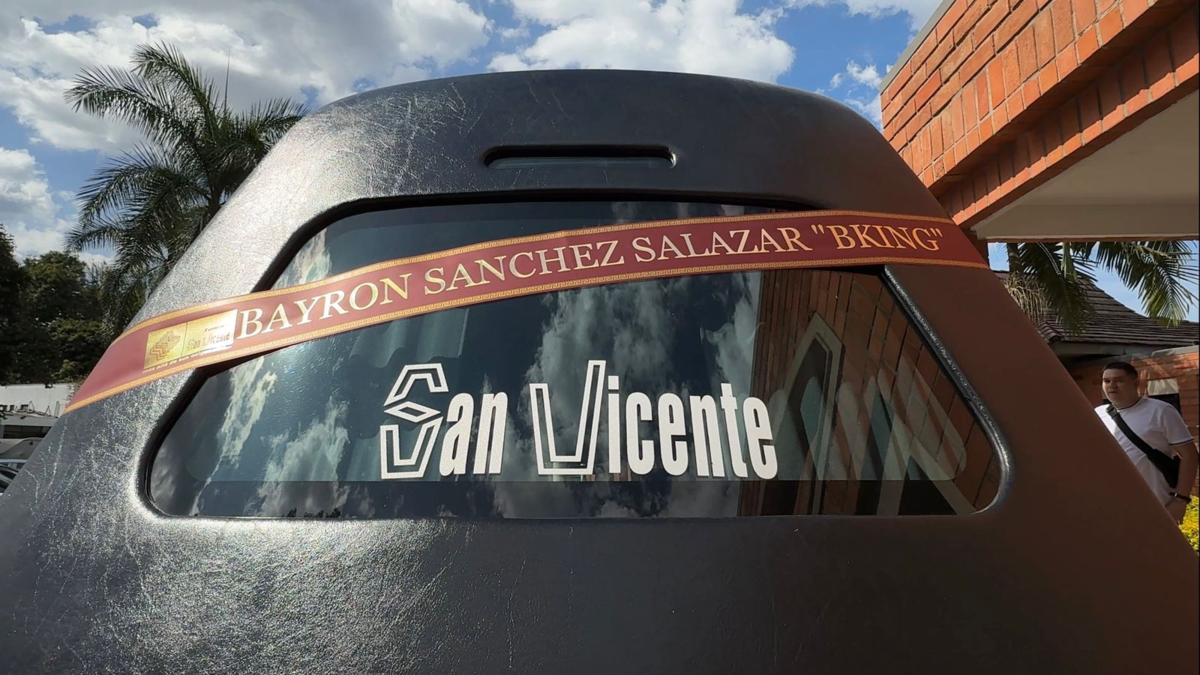 B-King, un artista Paisa asesinado en México, fue liberado en Medellín por su familia y amigos; Eso es lo que dijo su hermana después del funeral

 – En la mira