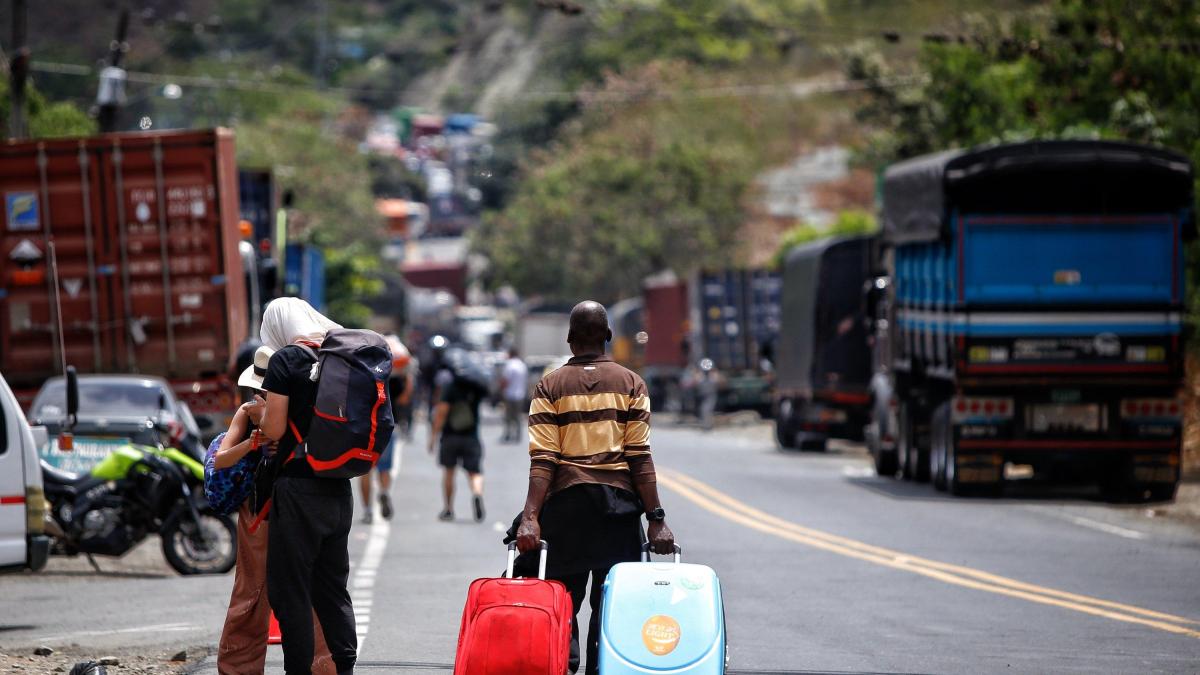 Bloqueo comunitario en la vía Cali a Buenaventura en el valle aumenta paralización en la carretera Panamericana en el sur del Cauca

 – En la mira