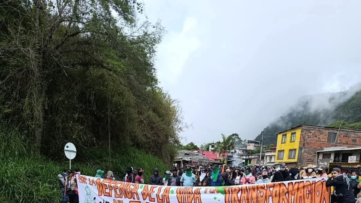 Campesinos, indígenas y afro bloquean la carretera Panamericana: se produce una protesta en la zona de Rosas; ¿Para qué llaman al Gobierno Nacional?

 – En la mira