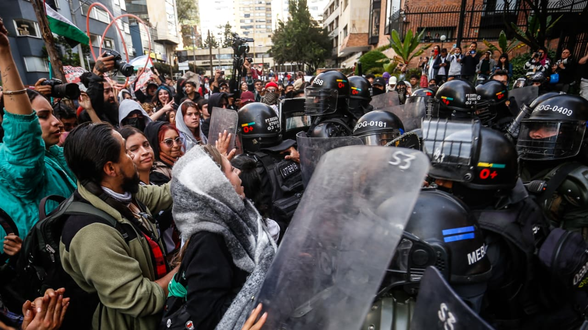 Condenan al desarrollador del presidente estaría detrás de un llamado a la demostración que terminó en interrupciones frente a la sede anni Anni

 – En la mira