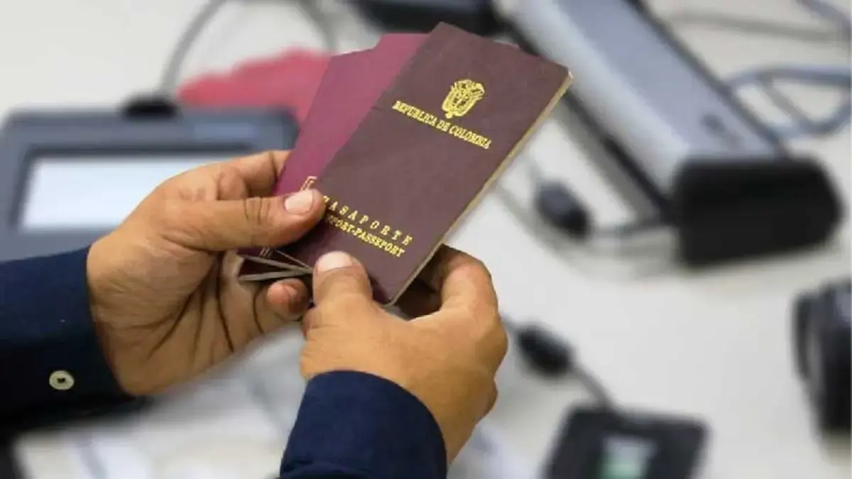 El gobierno de Petro emite oficialmente un decreto que permite a la imprenta producir pasaportes

 – En la mira