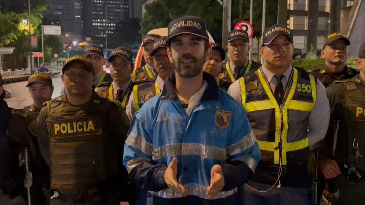 El secretario de Movilidad de Cali, Gustavo Orozco, tras la decisión de la Oficina de Personal que lo suspendió por tres meses
 – En la mira