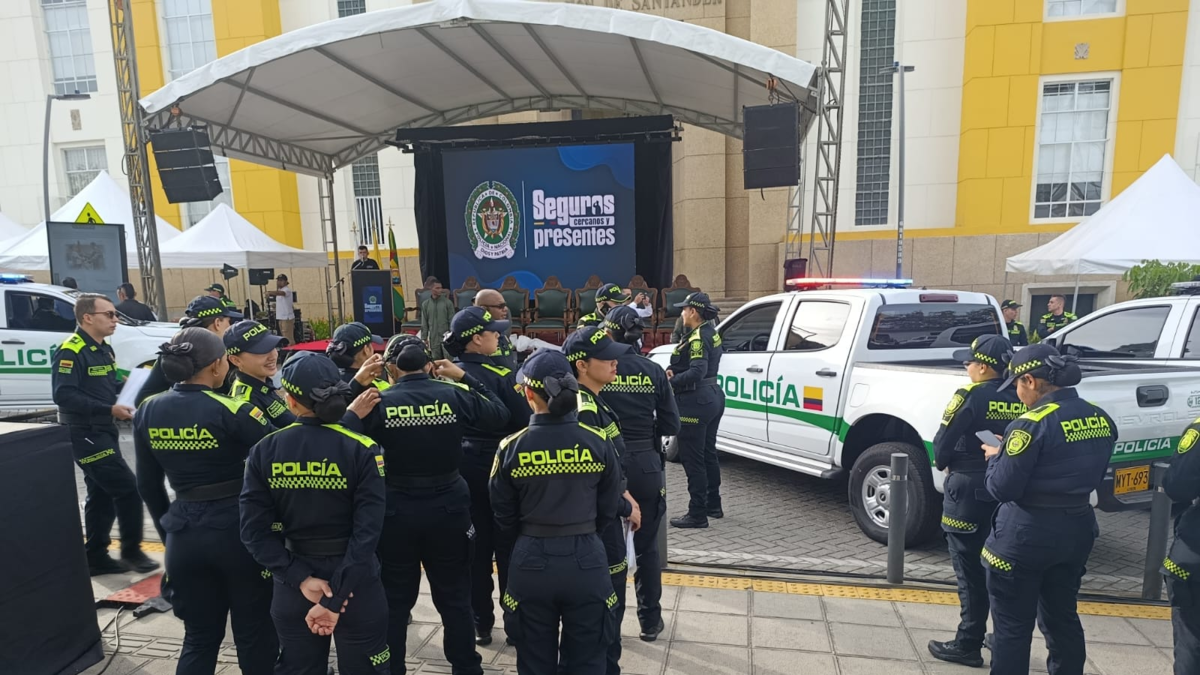 Reforzan la seguridad en Santander dotando de nuevas furgonetas para policías y ejército en 13 municipios de la región

 – En la mira