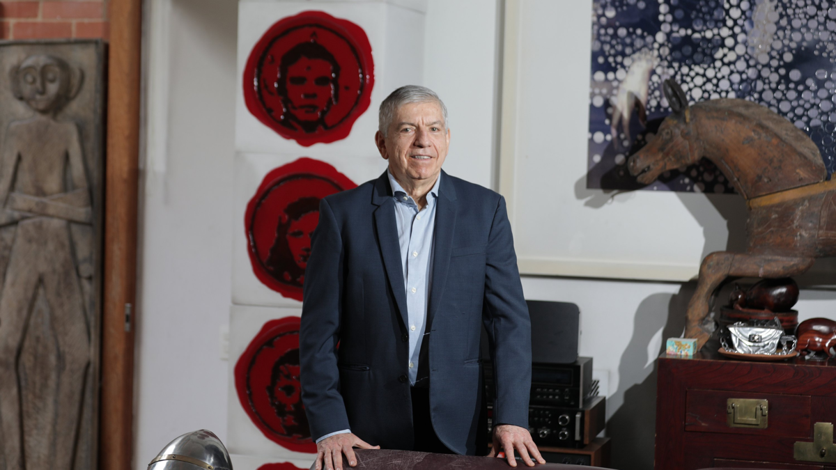 Viejo kunning de la casa / aterrizará en secreto

 – En la mira