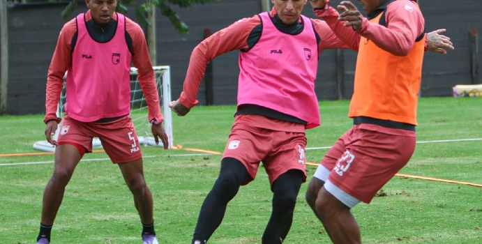 Leyenda de Santa Fe, firmó con su nuevo equipo: deja el FPC

 – En la mira