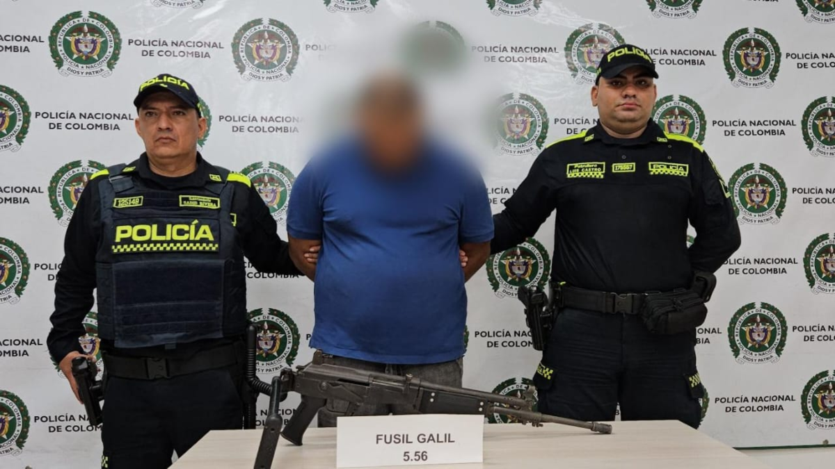 un conductor cae con un rifle escondido en el auto; fue una operación

 – En la mira