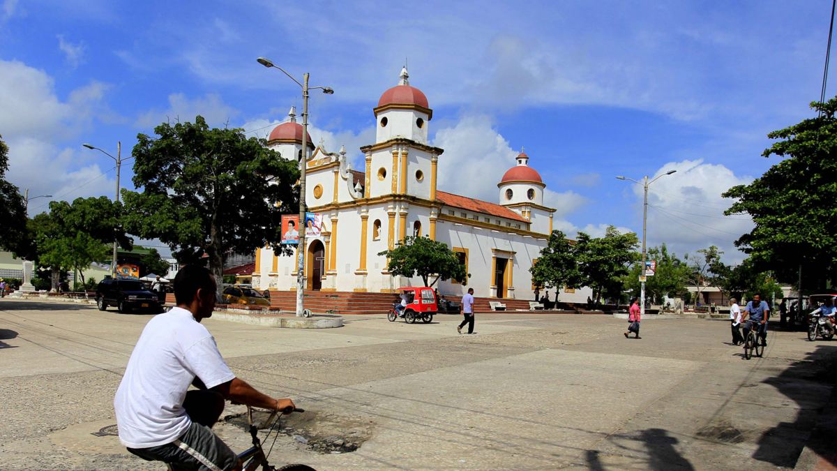 ¿Por qué amenazan a docentes en Soledad? A medida que avanzaba la investigación, el distrito transfirió a varios profesores

 – En la mira