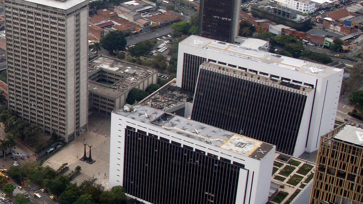 Nota: Palacio de Justicia de Medellín en La Alpujarra fue evacuado de emergencia por incendio: conocido

 – En la mira